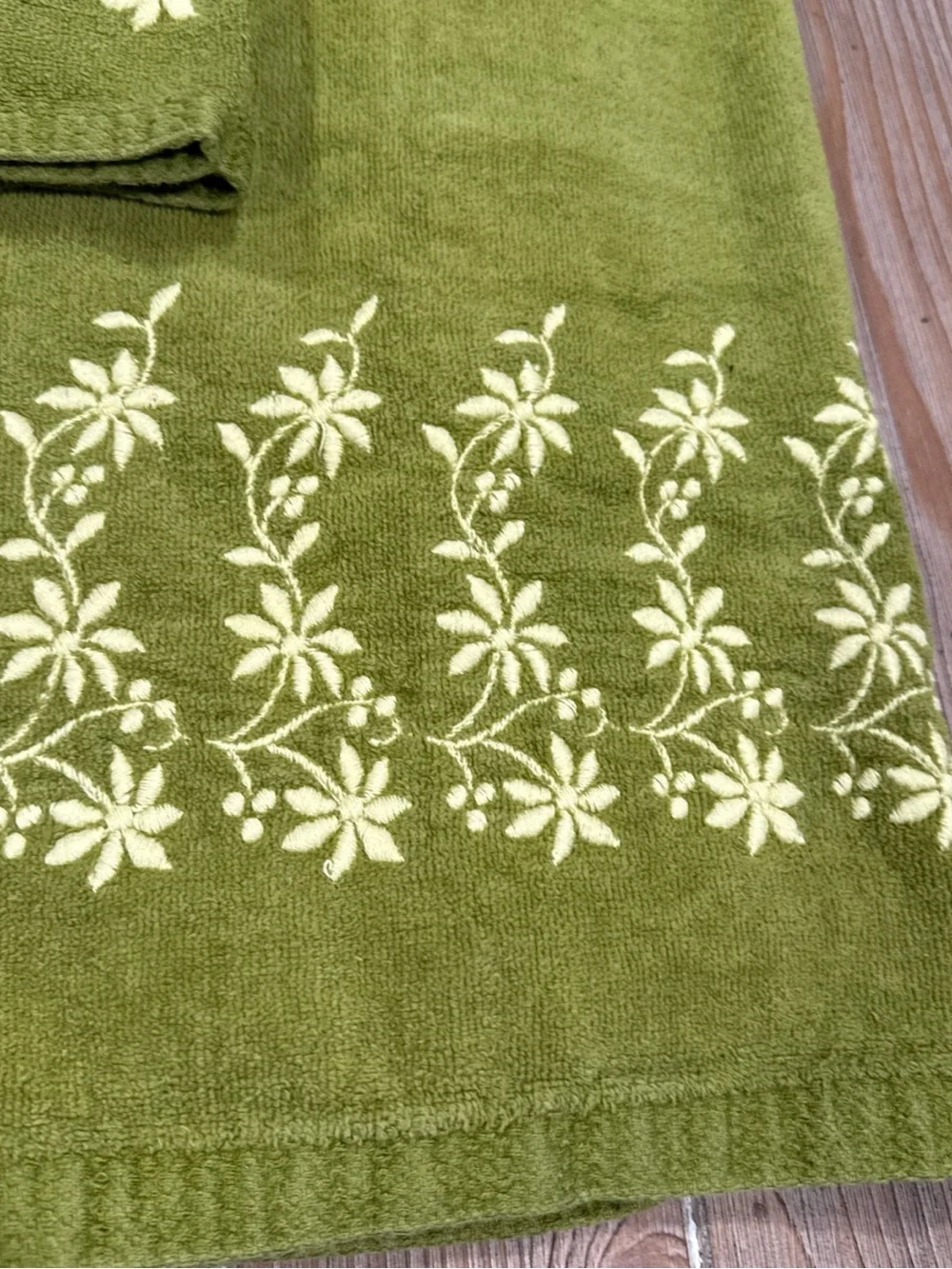 MCM Dundee Golden Crown Towel Set 3pc Avocado Green Floral Vine Retro Cotton USA